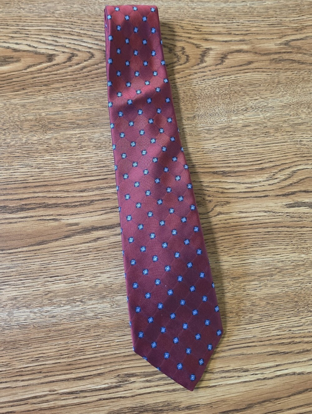 Brooks Brothers Men’s Silk Tie Burgundy Blue Geometric Stain Resistant Necktie